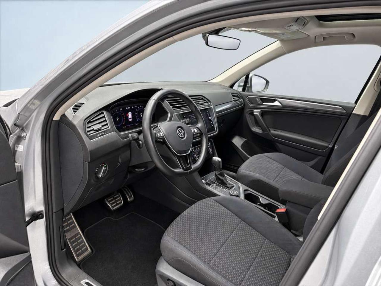 2021 Volkswagen Tiguan UNITED Edition 4MOTION   ONLY 44K KMs   Pano Roof   Digital Cockpit Photo