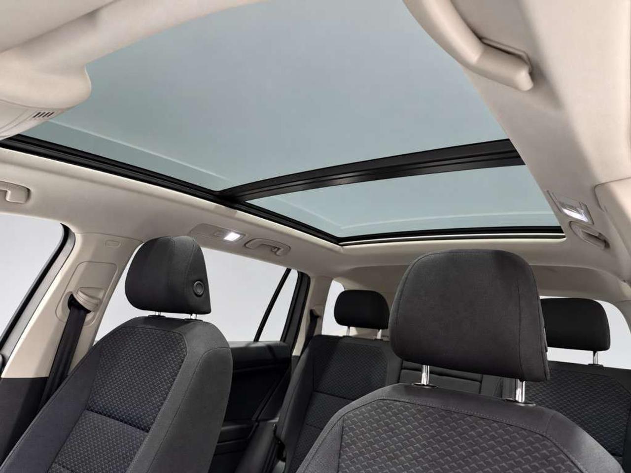 2021 Volkswagen Tiguan UNITED Edition 4MOTION   ONLY 44K KMs   Pano Roof   Digital Cockpit Photo
