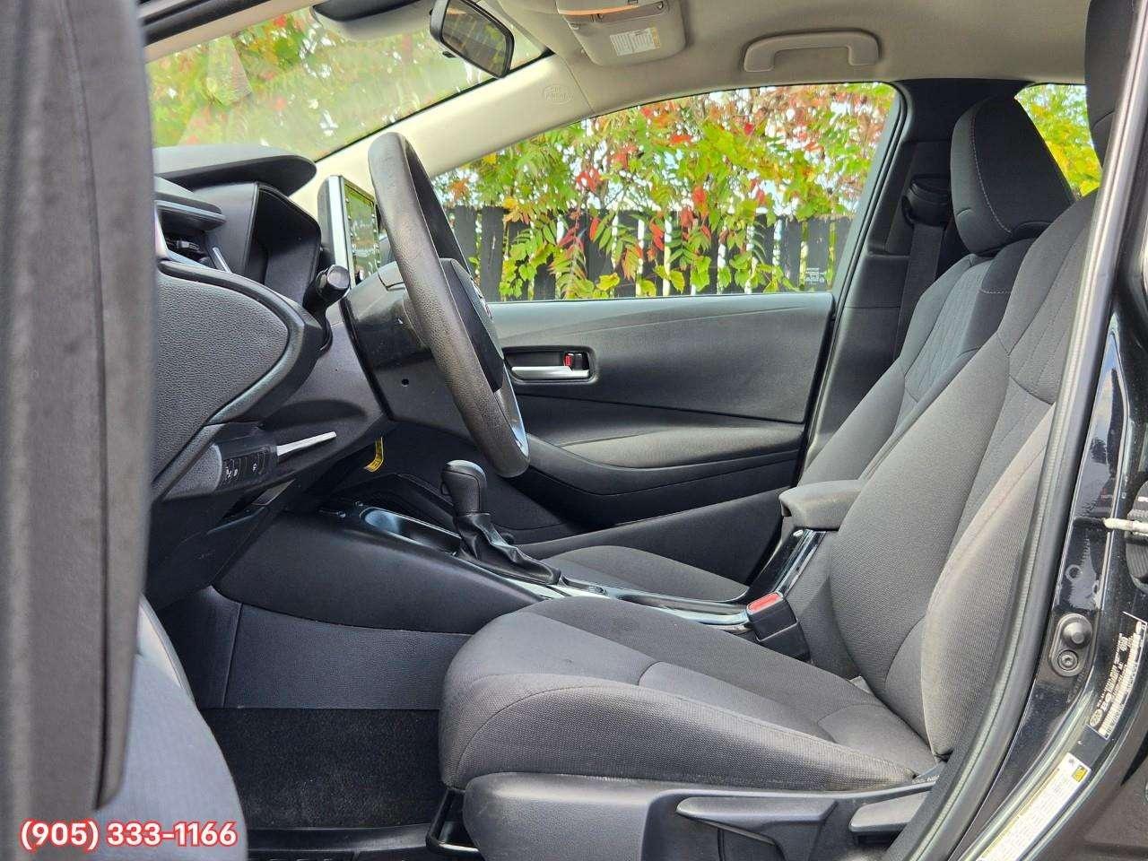 2020 Toyota Corolla LE Apple CarPlay & Android Auto • Lane Assist • Keyless Entry • Backup Camera • Cruise Control Photo