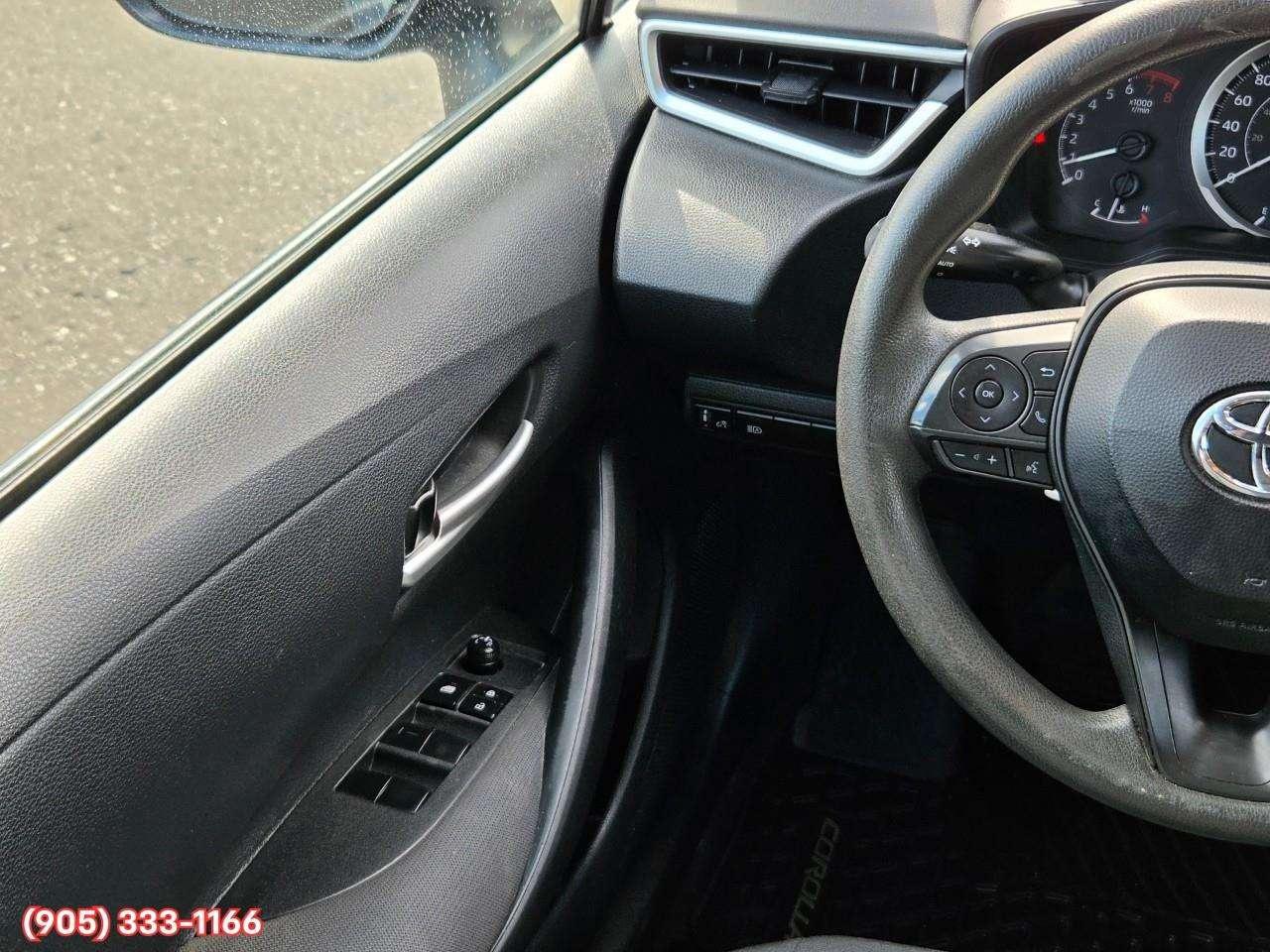 2020 Toyota Corolla LE Apple CarPlay & Android Auto • Lane Assist • Keyless Entry • Backup Camera • Cruise Control Photo
