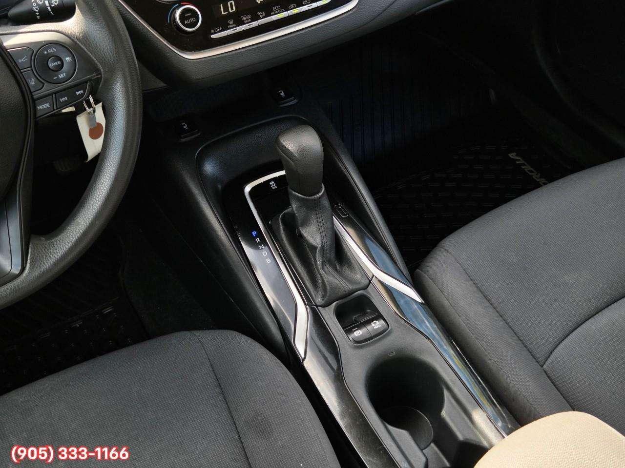 2020 Toyota Corolla LE Apple CarPlay & Android Auto • Lane Assist • Keyless Entry • Backup Camera • Cruise Control Photo