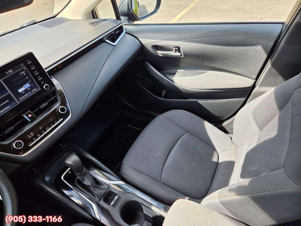2020 Toyota Corolla LE Apple CarPlay & Android Auto • Lane Assist • Keyless Entry • Backup Camera • Cruise Control Photo