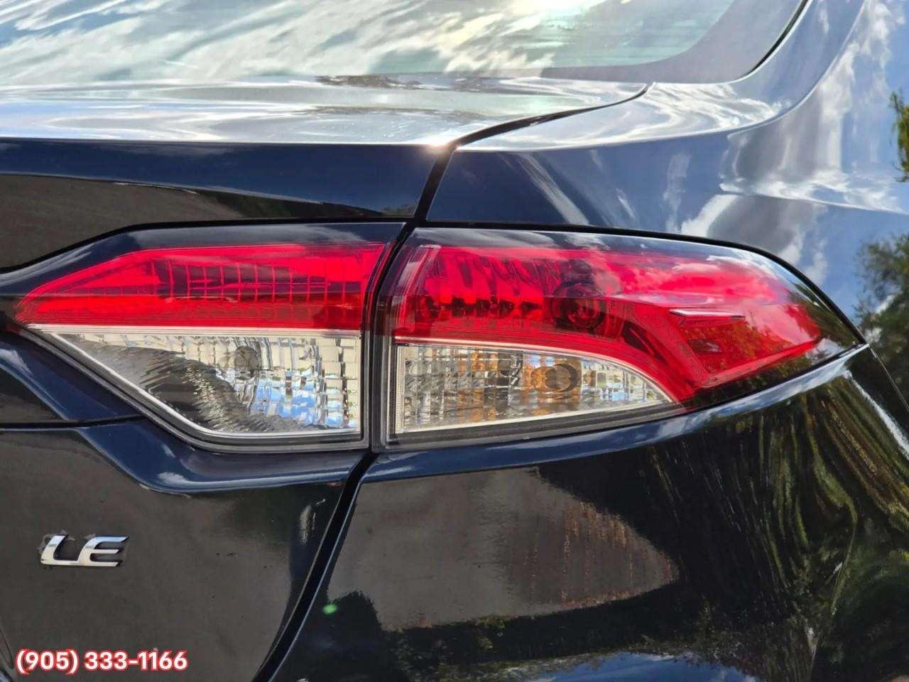 2020 Toyota Corolla LE Apple CarPlay & Android Auto • Lane Assist • Keyless Entry • Backup Camera • Cruise Control Photo