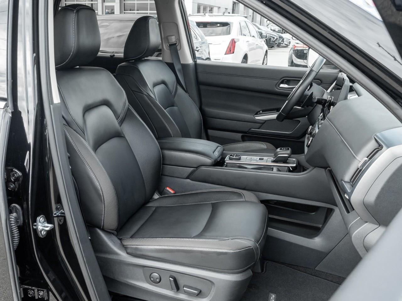 2025 Nissan Pathfinder SL 4dr 4x4 Photo