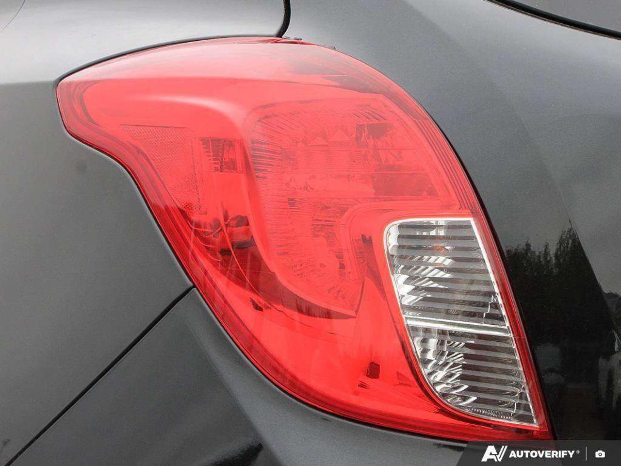 2015 Buick Encore 1.4L 4-CYL, AWD, ALLOYS, LEATHER, BOSE, SUNROOF, 1-OWNER, AS-TRADED! Photo