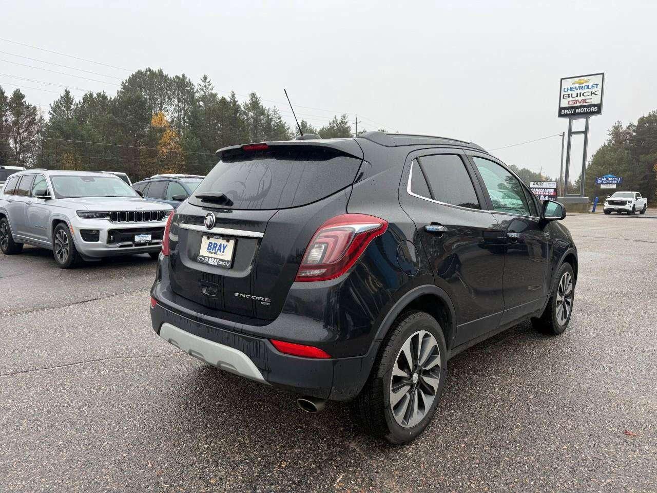 2022 Buick Encore BRAY ORIGINAL. OUTSIDE HEATED MIRRORS. MOONROOF. REAR VISION CAMERA. ALL WEATHER MATS. Photo