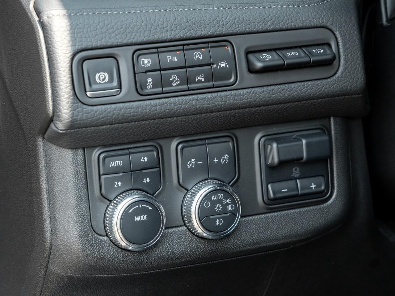 2024 GMC Yukon Denali 4dr 4x4 Photo