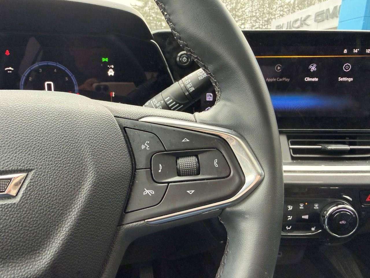 2025 Chevrolet Trax BRAY ORIGINAL. ALL WEATHER MATS. SUNROOF. WIRELESS CHARGING. HEATED FRONT SEATS. HD REAR VISION CAMERA. Photo