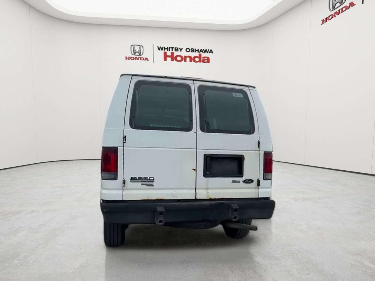 2013 Ford E-250 Commercial Photo