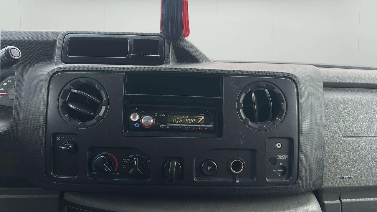 2013 Ford E-250 Commercial Photo