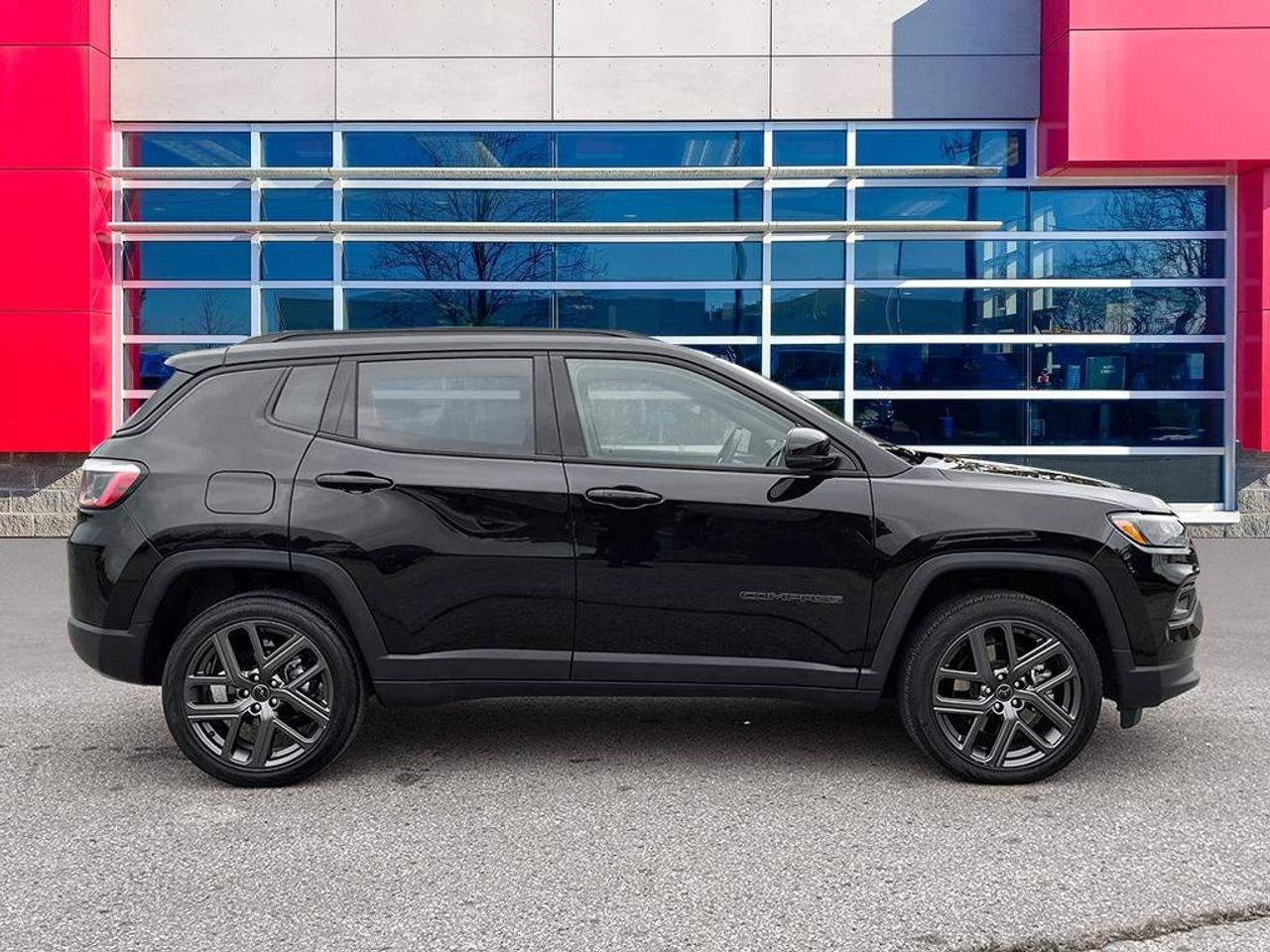 2026 Jeep Compass Limited | Clean CarFax Report | Low KMS | Ontario Vehicle | Great Value | Still Smells New | Photo