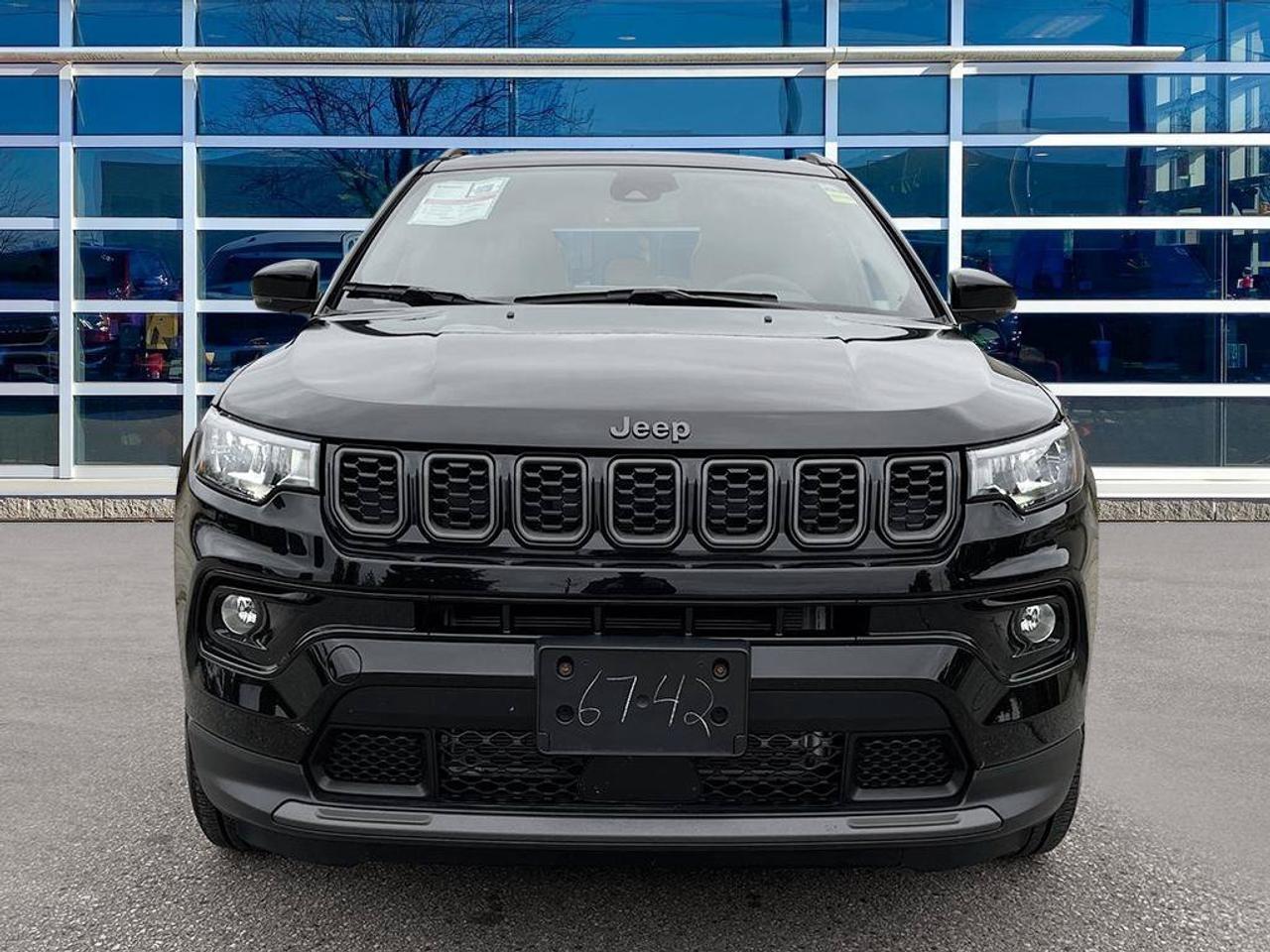 2026 Jeep Compass Limited | Clean CarFax Report | Low KMS | Ontario Vehicle | Great Value | Still Smells New | Photo