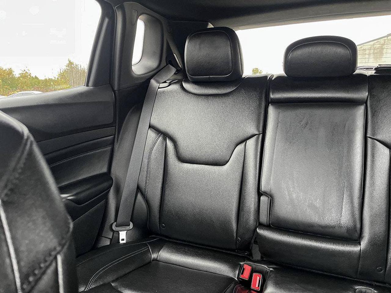 2026 Jeep Compass Limited | Clean CarFax Report | Low KMS | Ontario Vehicle | Great Value | Still Smells New | Photo