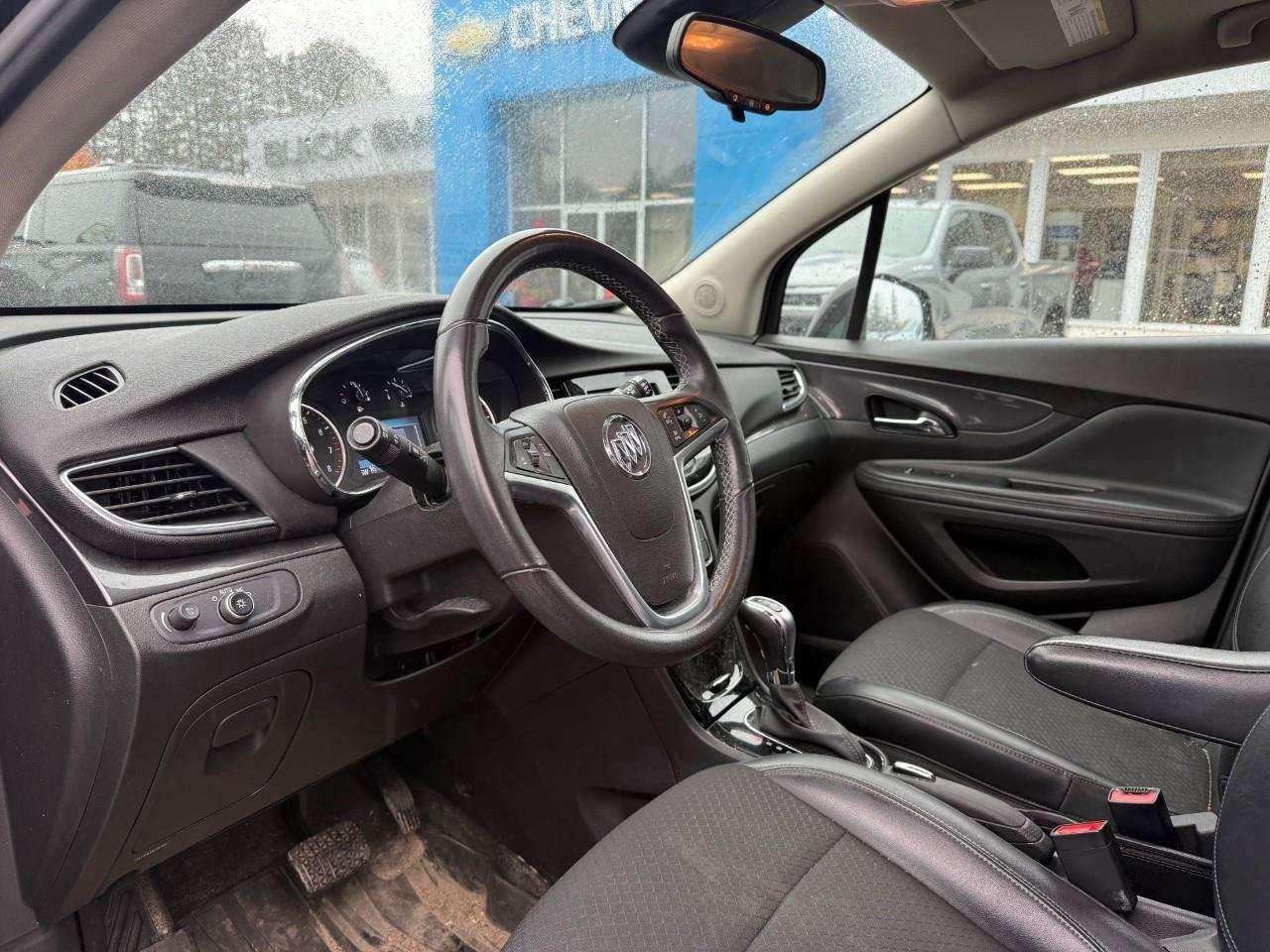 2022 Buick Encore BRAY ORIGINAL. OUTSIDE HEATED MIRRORS. MOONROOF. REAR VISION CAMERA. ALL WEATHER MATS. Photo
