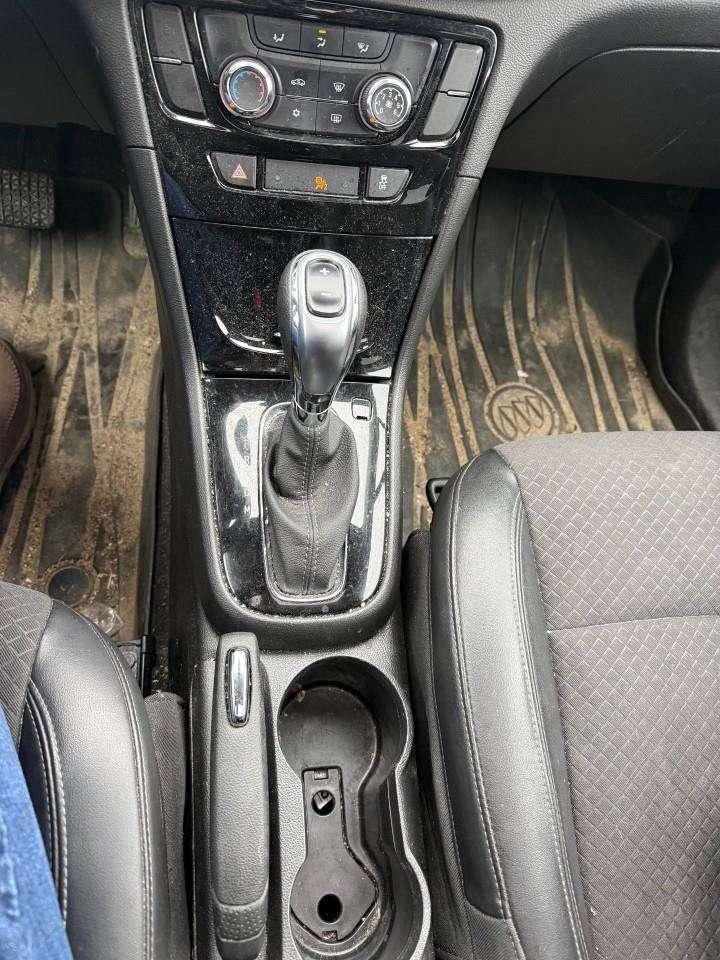 2022 Buick Encore BRAY ORIGINAL. OUTSIDE HEATED MIRRORS. MOONROOF. REAR VISION CAMERA. ALL WEATHER MATS. Photo