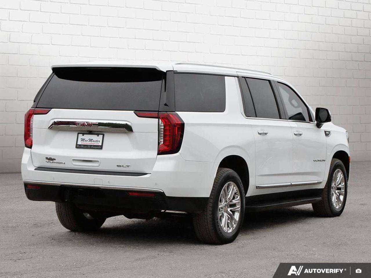 2023 GMC Yukon 5.3L V8, 4X4, ALLOYS, LEATHER, BOSE, SUNROOF, 1-OWNER, MACMASTER ORIGINAL, CERTIFIED PREOWNED! Photo