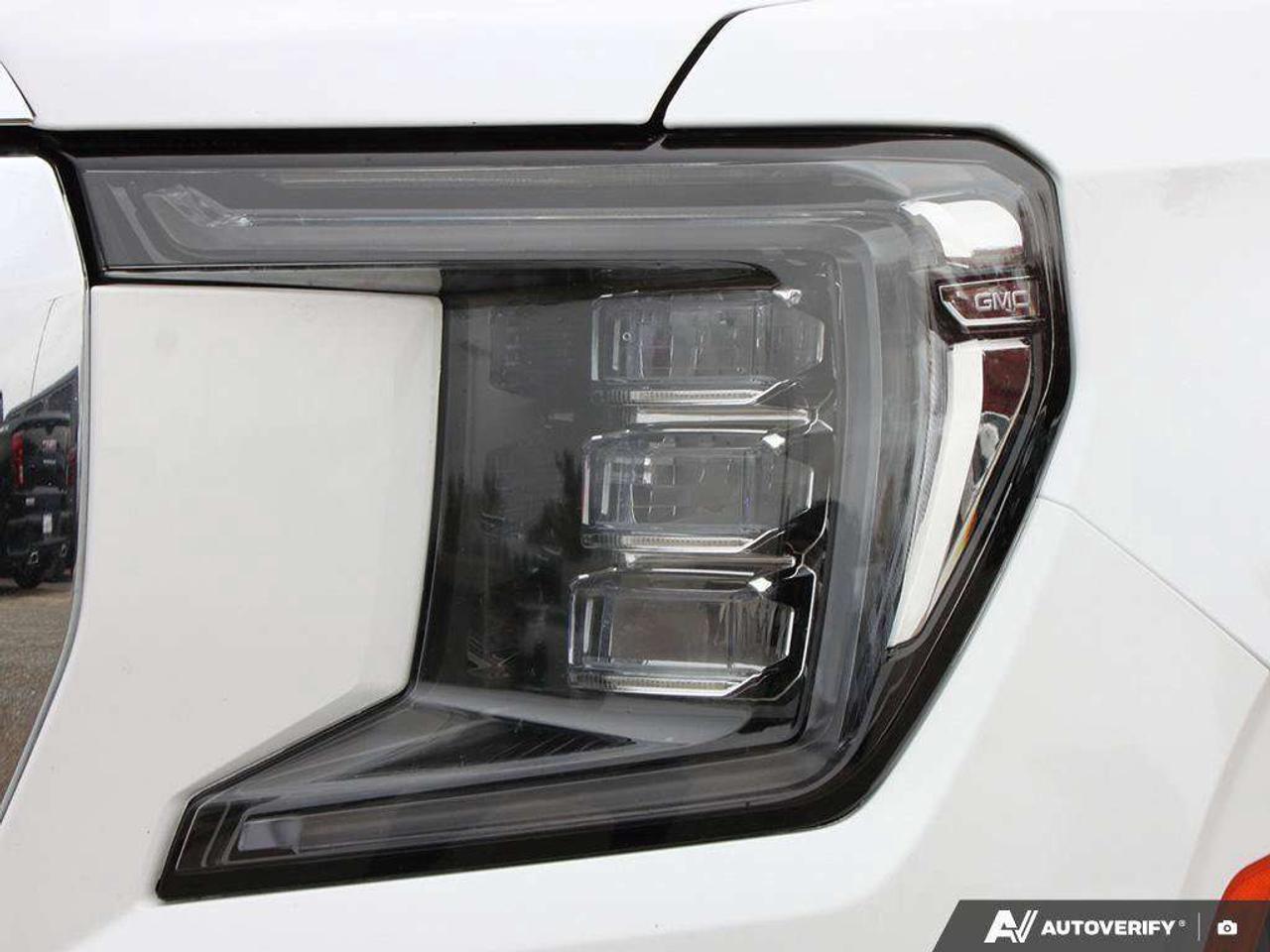 2023 GMC Yukon 5.3L V8, 4X4, ALLOYS, LEATHER, BOSE, SUNROOF, 1-OWNER, MACMASTER ORIGINAL, CERTIFIED PREOWNED! Photo