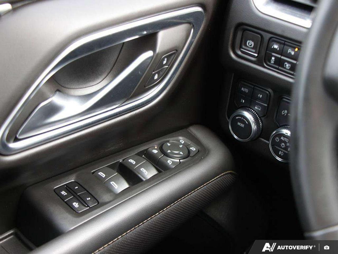 2023 GMC Yukon 5.3L V8, 4X4, ALLOYS, LEATHER, BOSE, SUNROOF, 1-OWNER, MACMASTER ORIGINAL, CERTIFIED PREOWNED! Photo