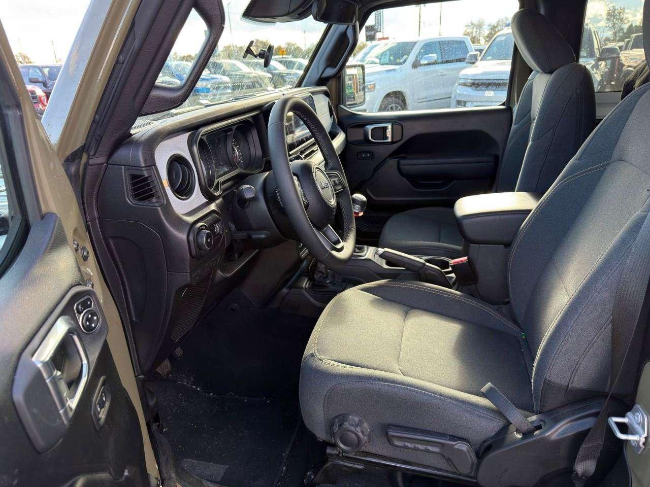 2026 Jeep Wrangler ACCIDENT FREE   HTD SEATS   MANUAL Photo