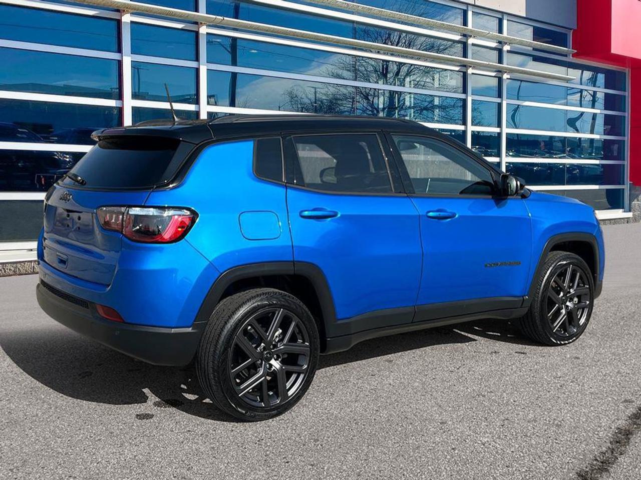 2026 Jeep Compass Limited | Hydro Blue | One Owner | Clean Carfax Report | Ontario Vehicle | Great Value | Loaded! | Photo