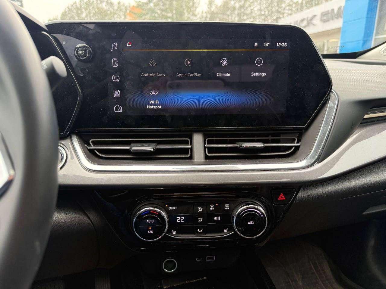 2025 Chevrolet Trax BRAY ORIGINAL. ALL WEATHER MATS. SUNROOF. WIRELESS CHARGING. HEATED FRONT SEATS. HD REAR VISION CAMERA. Photo