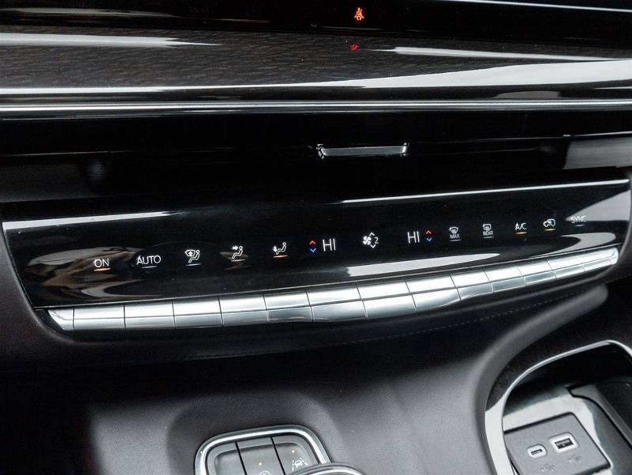 2023 Cadillac Escalade ESV Premium Luxury Platinum 4x4 Photo