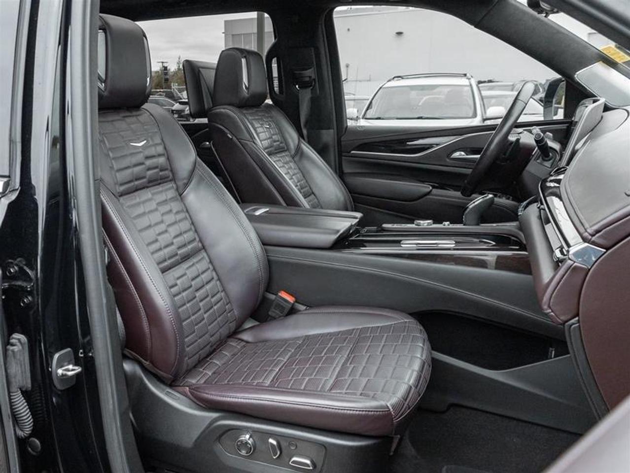 2023 Cadillac Escalade ESV Premium Luxury Platinum 4x4 Photo