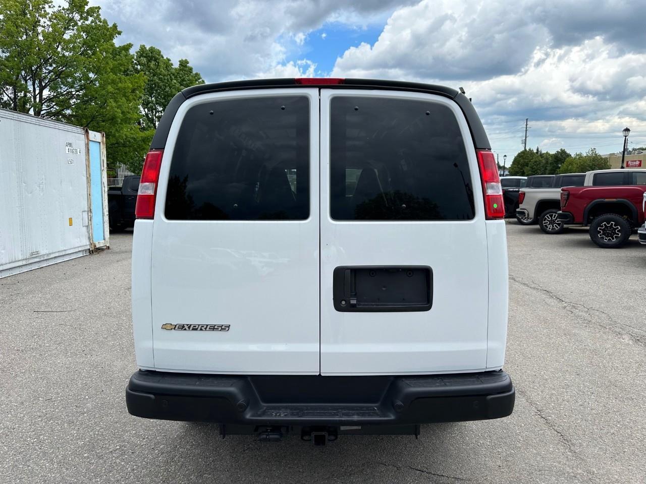 2026 Chevrolet Express 2500 Work Van Rear-Wheel Drive Cargo Van Photo