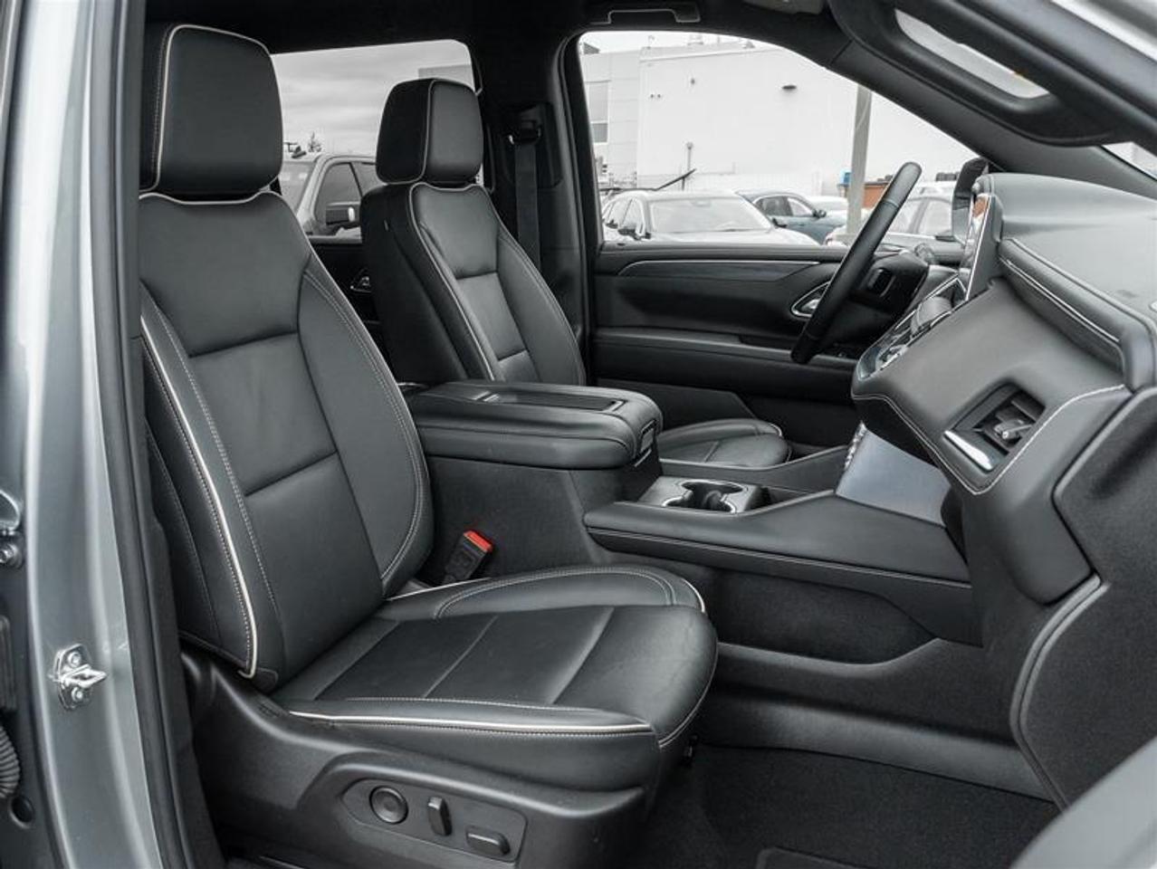 2024 GMC Yukon SLT 4dr 4x4 Photo