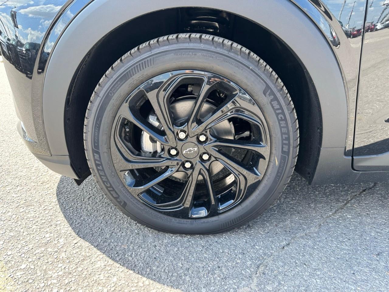 2027 Chevrolet Bolt RS 4dr Photo