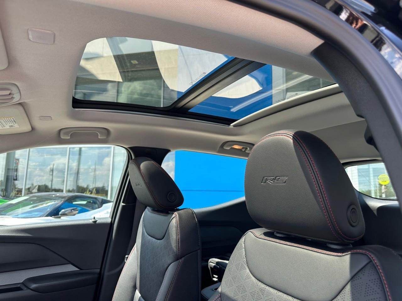 2027 Chevrolet Bolt RS 4dr Photo