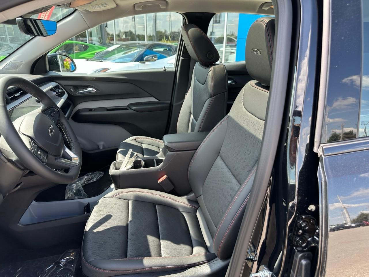 2027 Chevrolet Bolt RS 4dr Photo
