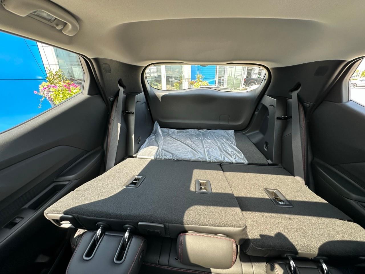 2027 Chevrolet Bolt RS 4dr Photo