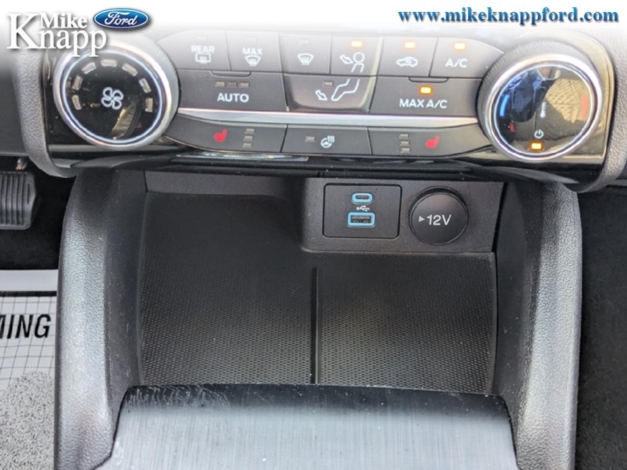 2022 Ford Escape SE Photo