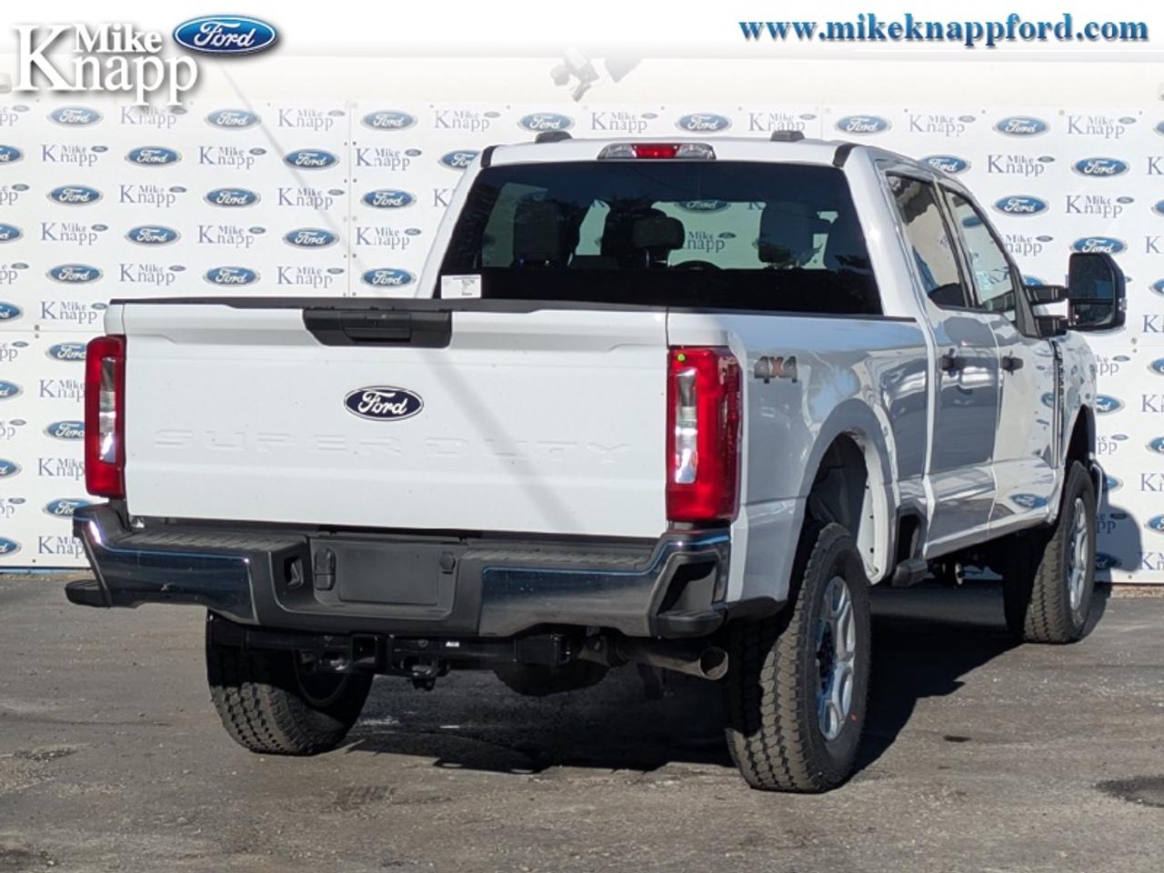 2027 Ford F-250 SUPER DUTY XLT Photo