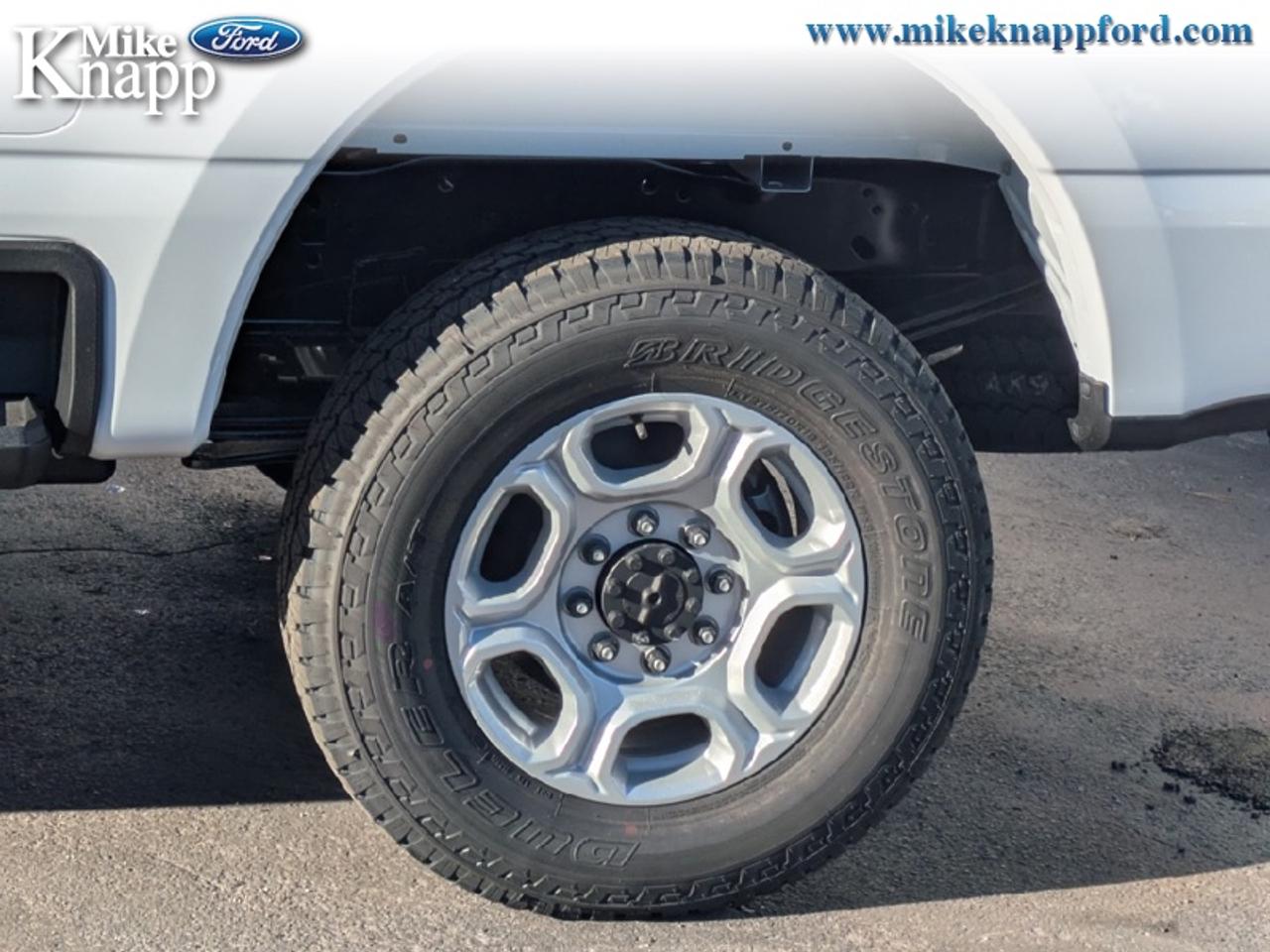 2027 Ford F-250 SUPER DUTY XLT Photo