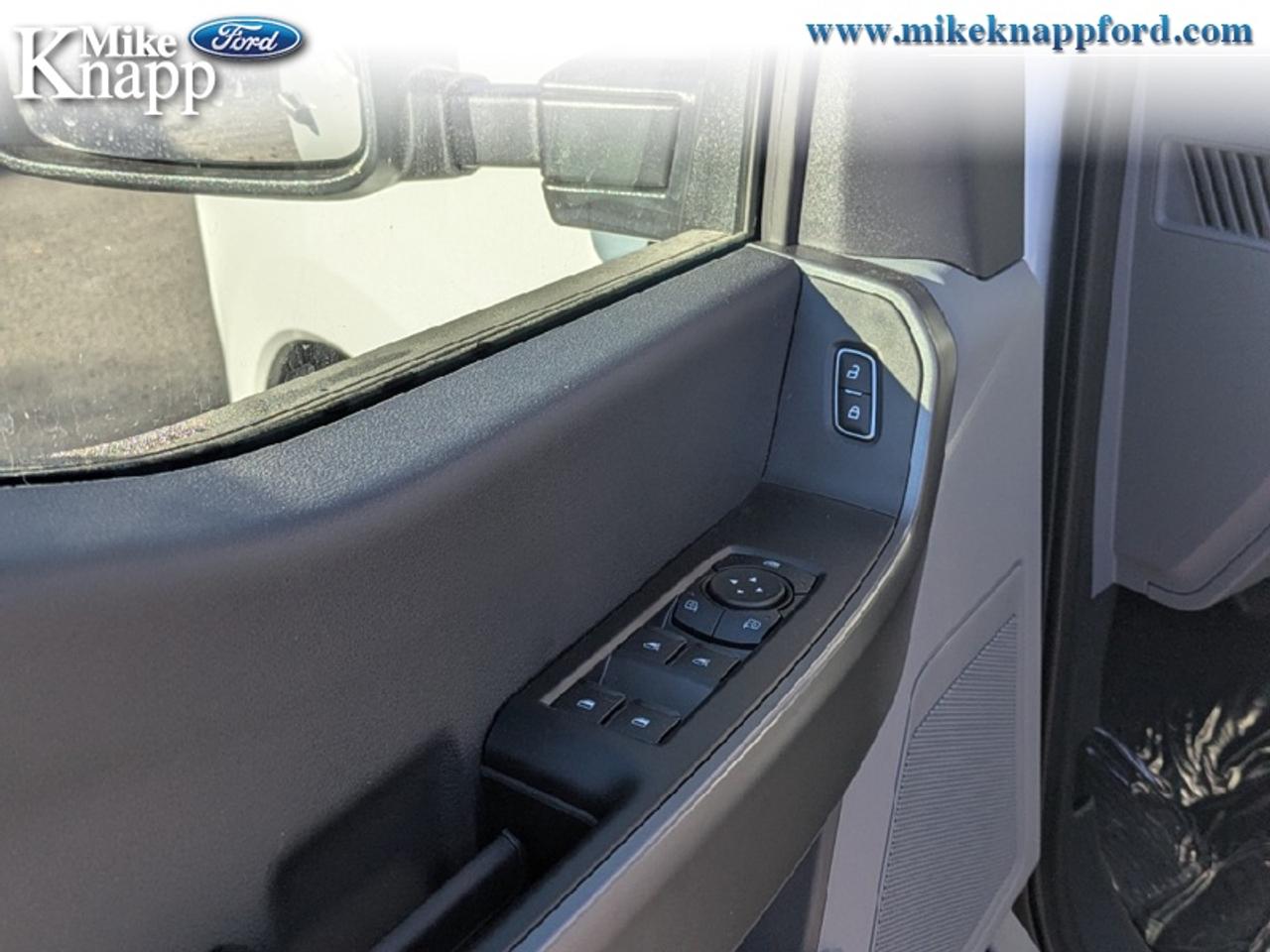 2027 Ford F-250 SUPER DUTY XLT Photo