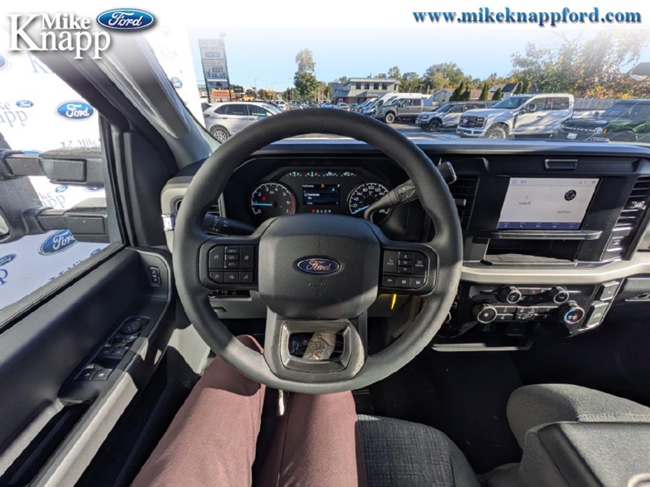 2027 Ford F-250 SUPER DUTY XLT Photo