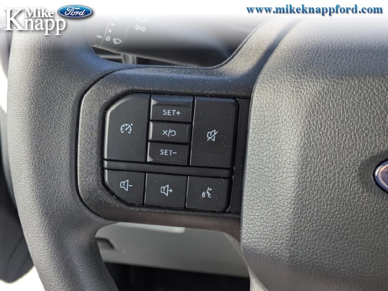 2027 Ford F-250 SUPER DUTY XLT Photo