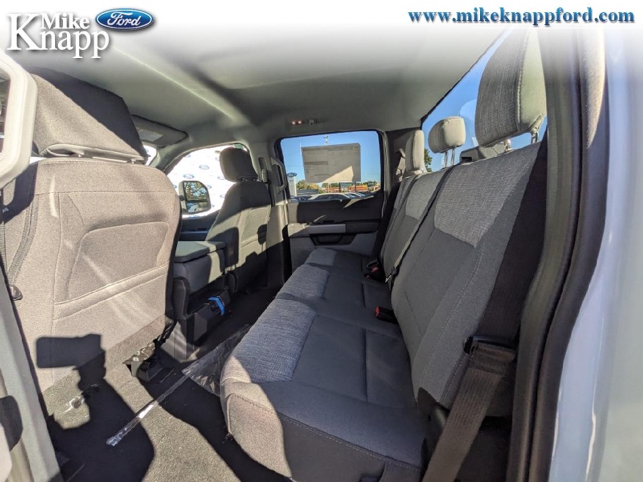 2027 Ford F-250 SUPER DUTY XLT Photo