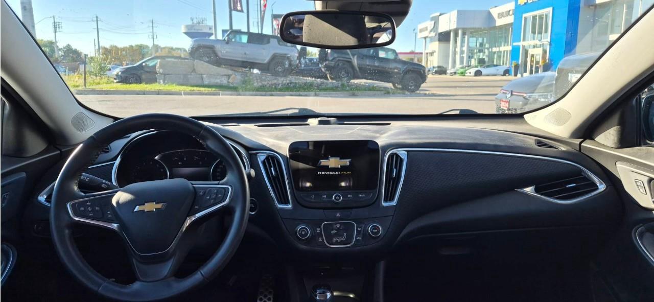 2017 Chevrolet Malibu LT w/1LT 4dr Sedan Photo