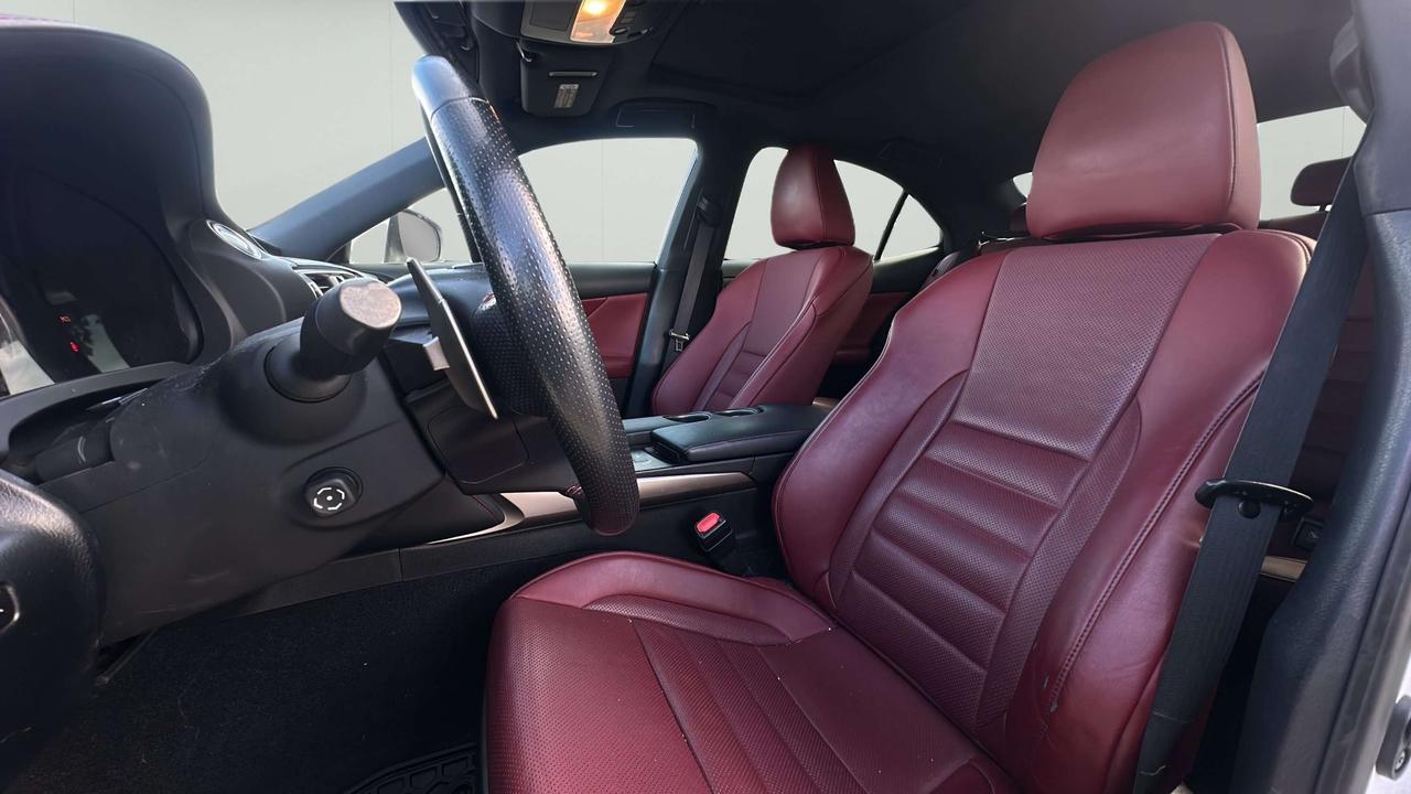 2015 Lexus IS 350 Photo