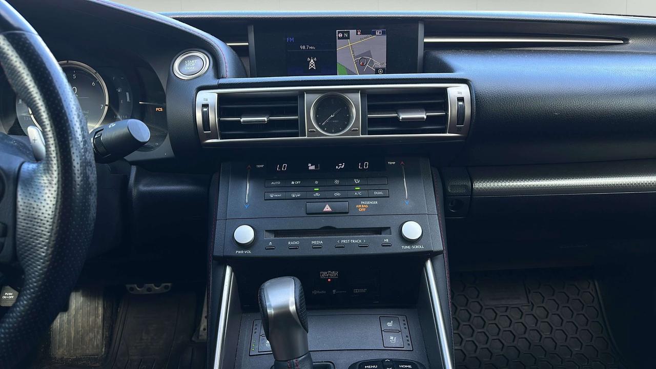 2015 Lexus IS 350 Photo