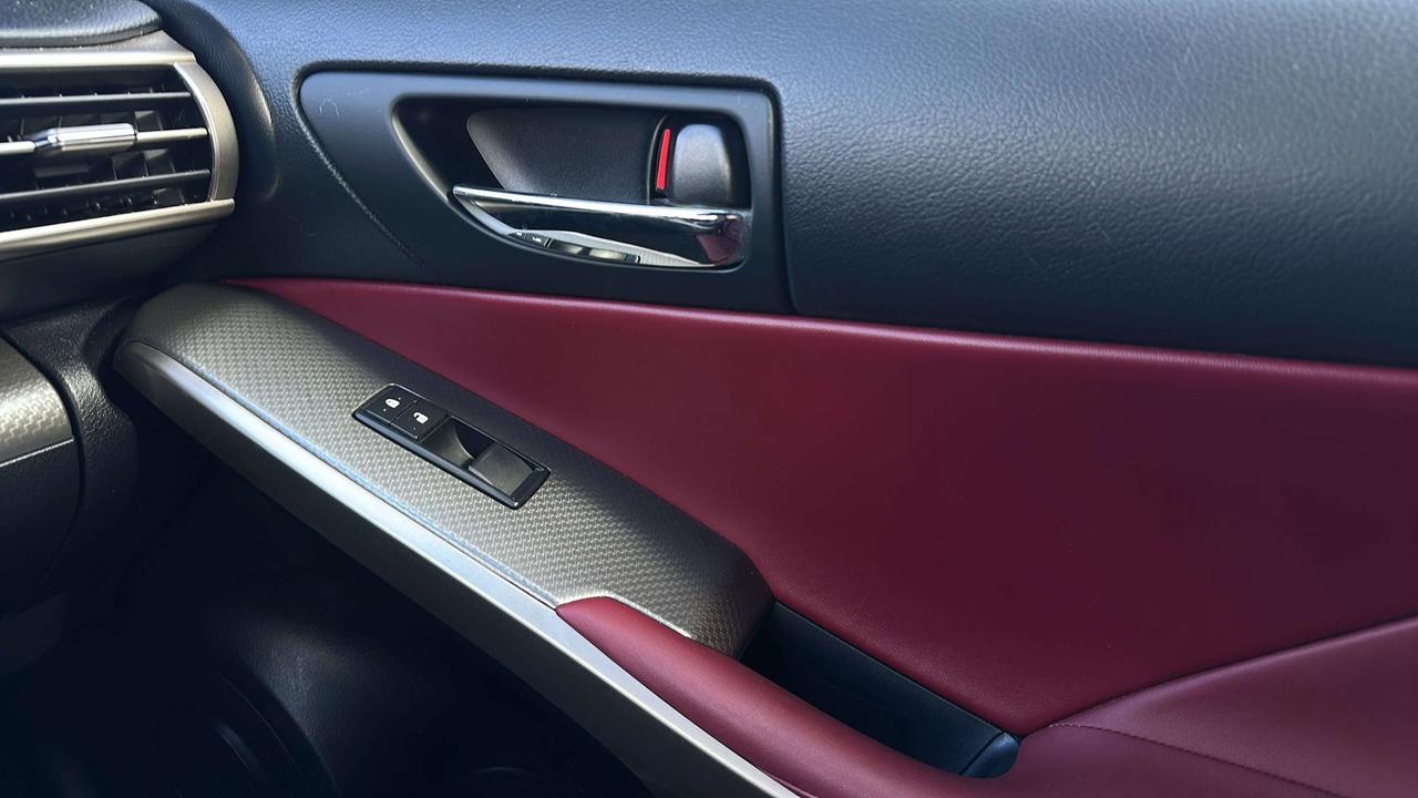 2015 Lexus IS 350 Photo