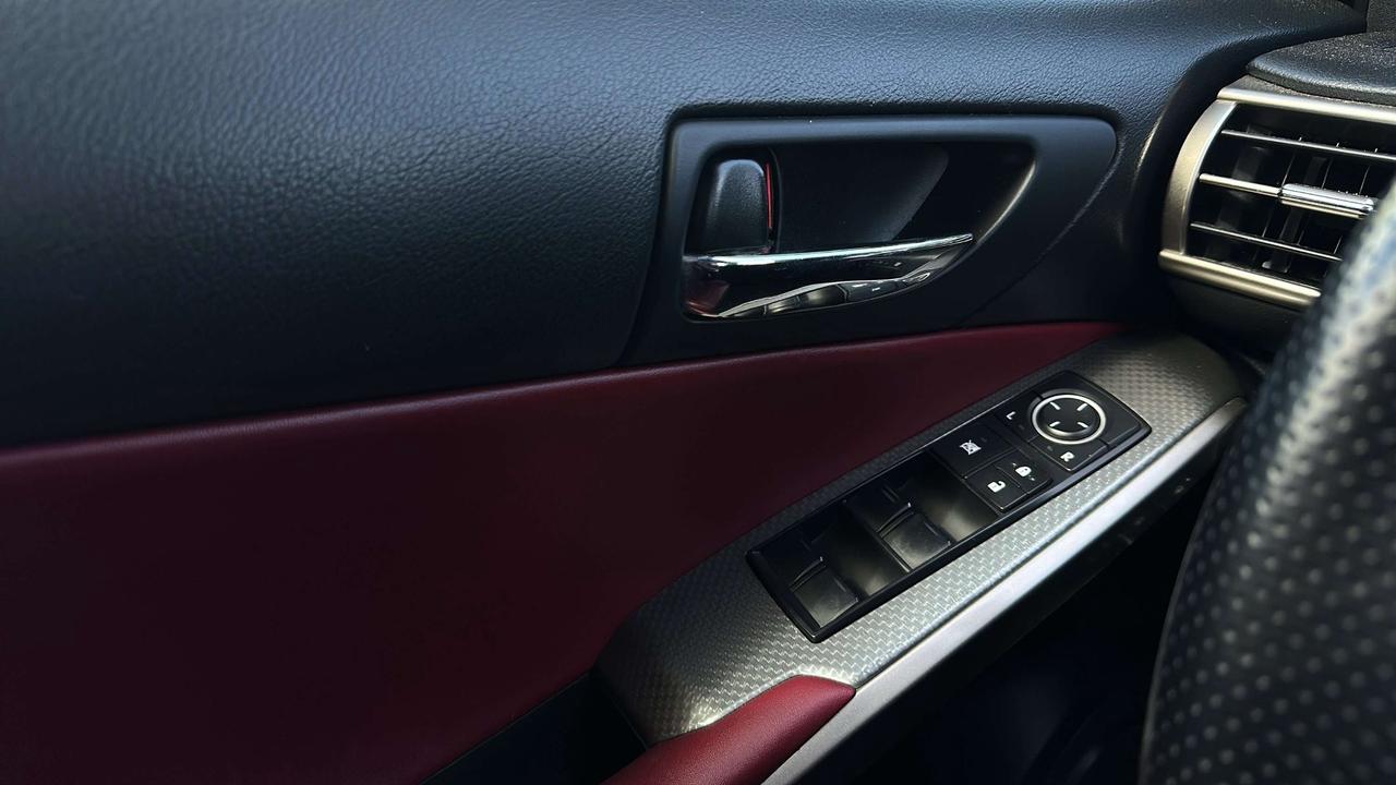 2015 Lexus IS 350 Photo