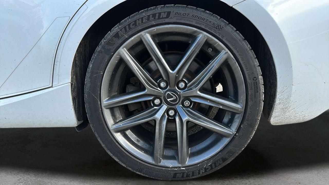 2015 Lexus IS 350 Photo