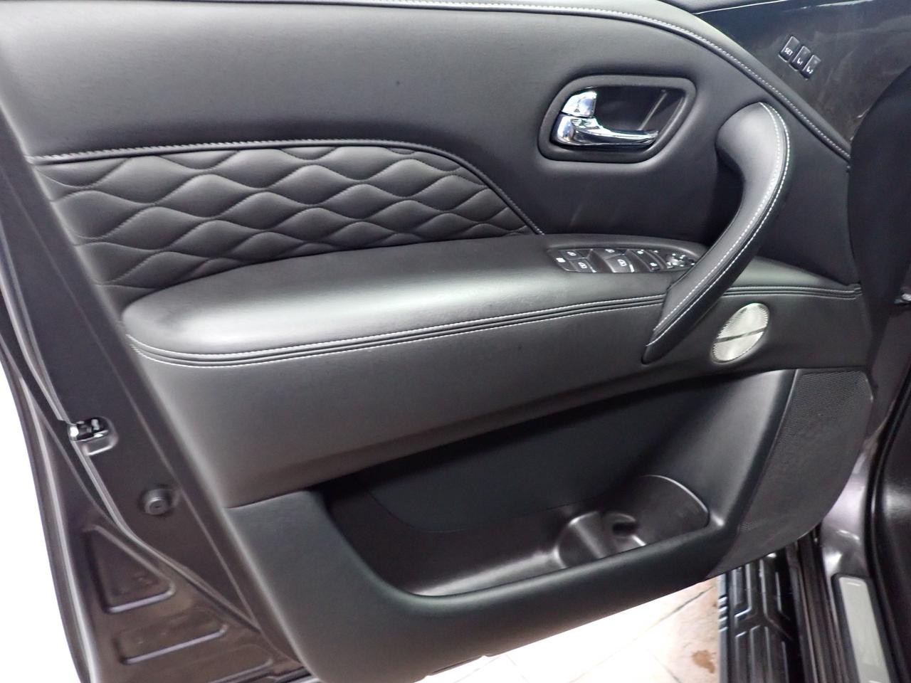 2024 Infiniti QX80 LUXE 4WD LEATHER NAVI SUNROOF 7 PASS Photo