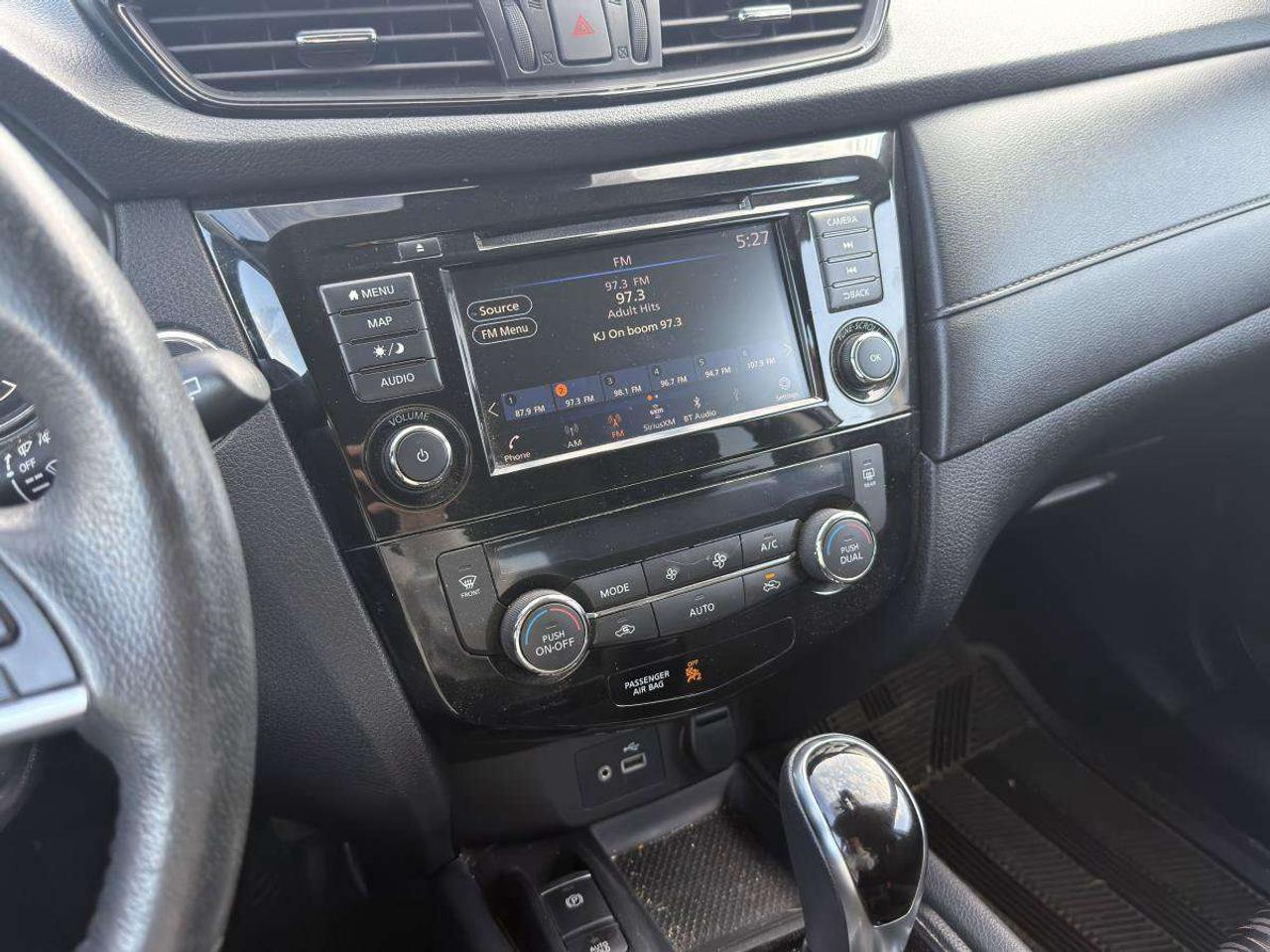2019 Nissan Rogue ACCIDENT-FREE, HTD CLOTH, AWD, APPLE CARPLAY Photo