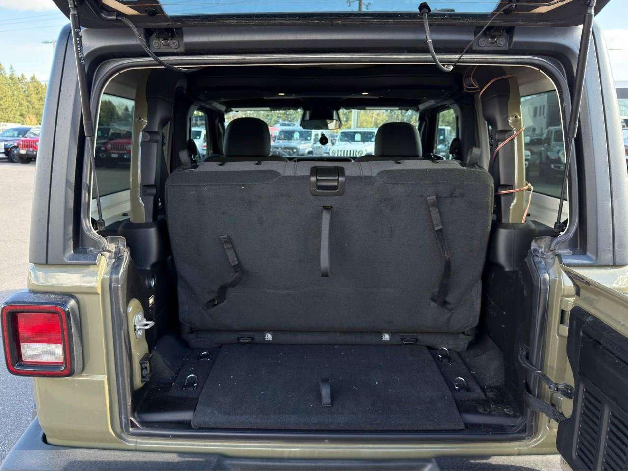 2026 Jeep Wrangler ACCIDENT FREE   HTD SEATS   MANUAL Photo