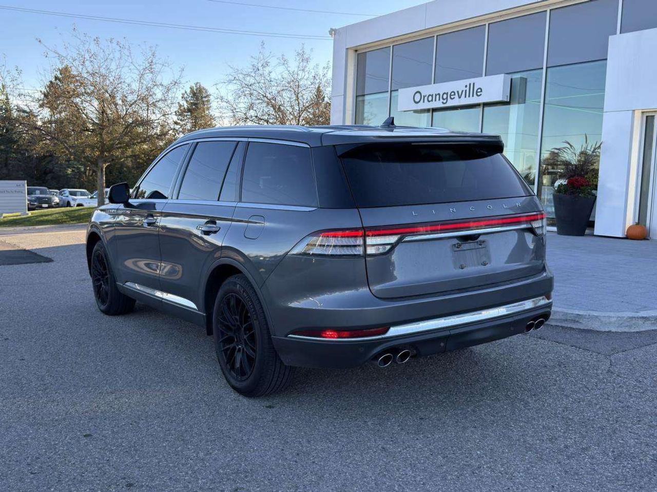 2021 Lincoln Aviator Reserve Photo3